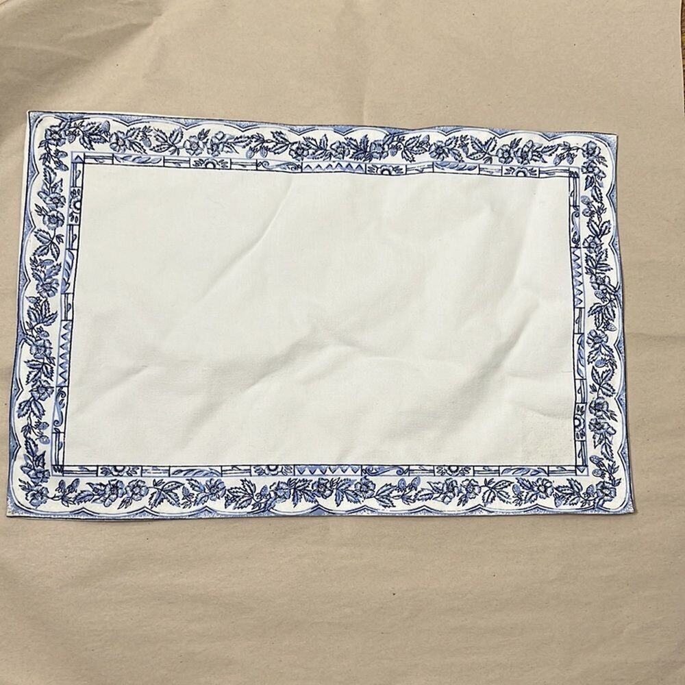 NWOT COTTON BUNDLE OF 6 PLACEMATS